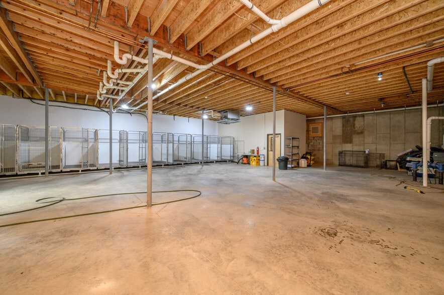 More Photos Of 612 Mount Pleasant Ave, West Orange Veterinarian Kennel For Sale