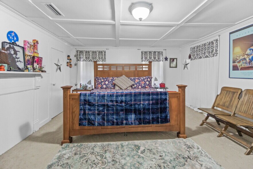 More Photos Of 1748 Georgia St, Alford Specialty For Sale