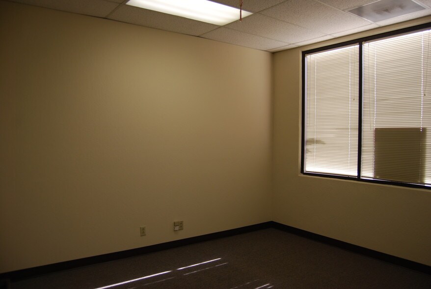 More Photos Of 46560 Fremont Blvd, Fremont Research And Development For Sale