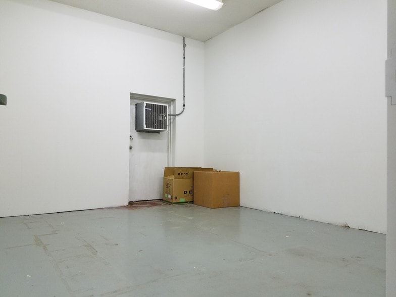 More Photos Of 400 Chapel Rd, South Windsor Light Manufacturing For Sale