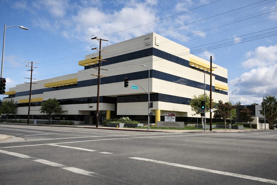 Primary Photo Of 6800 Owensmouth Ave, Woodland Hills Office For Lease