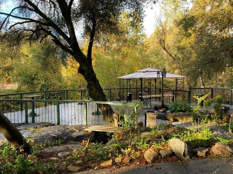 More Photos Of 42975 Sierra Dr, Three Rivers Hotel For Sale