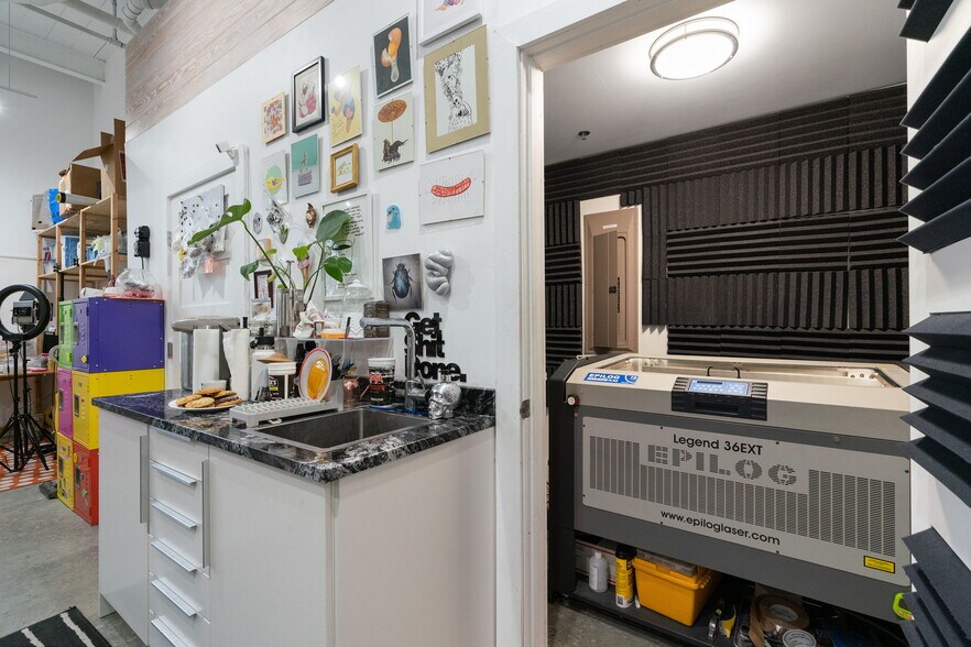 More Photos Of 1800 E 4th St, Austin Office Residential For Sale