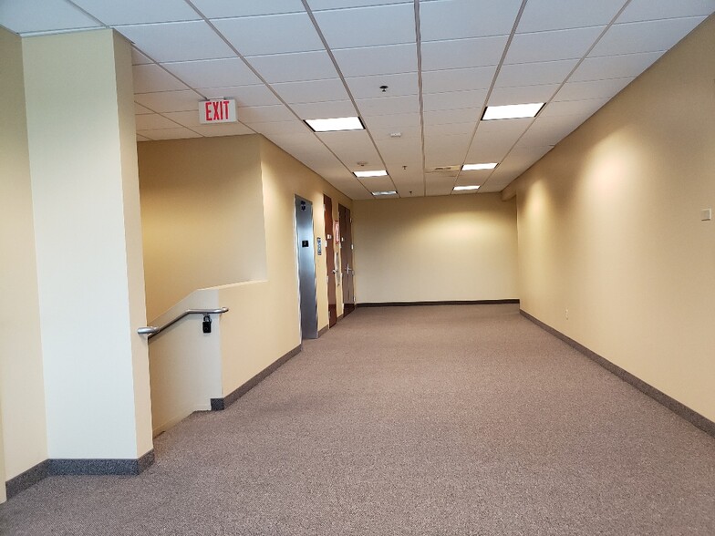 More Photos Of 1901 Orange Tree Ln, Redlands Office For Lease