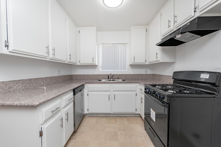More Photos Of 4434 Fulton Ave, Sherman Oaks Apartments For Sale