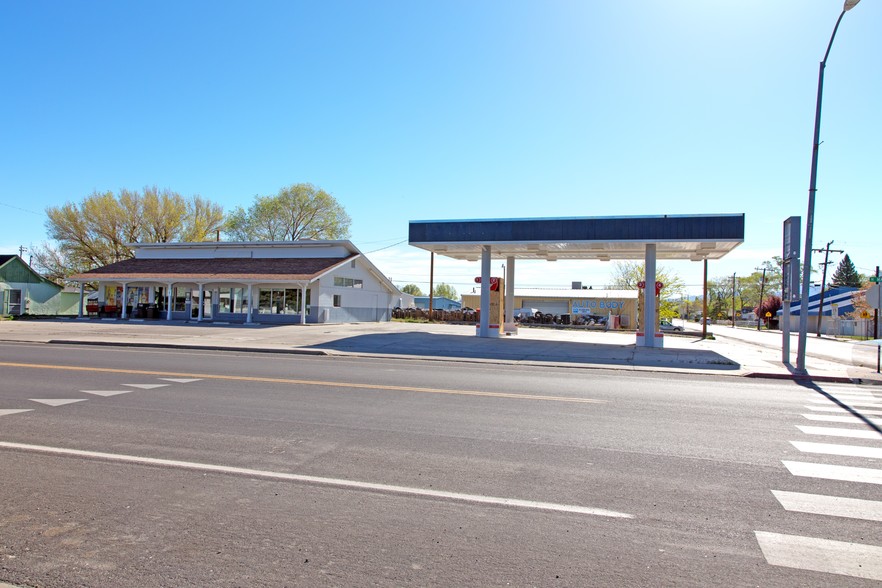 Primary Photo Of 202 N Main Ave, Yerington Service Station For Sale