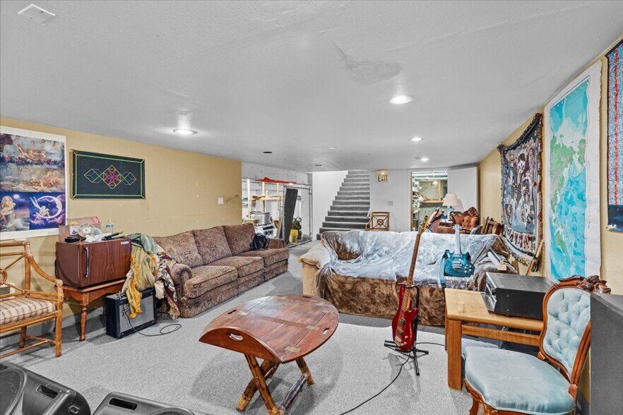 More Photos Of 3384 SE Milwaukie Ave, Portland General Retail For Sale