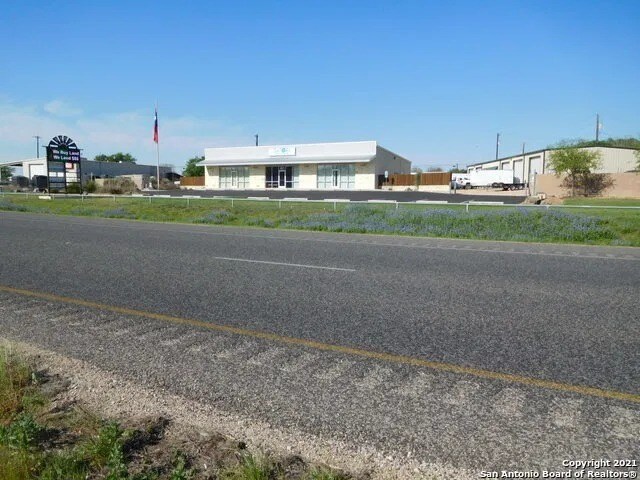 More Photos Of 8603 U.S. 281 N, Spring Branch Research And Development For Sale