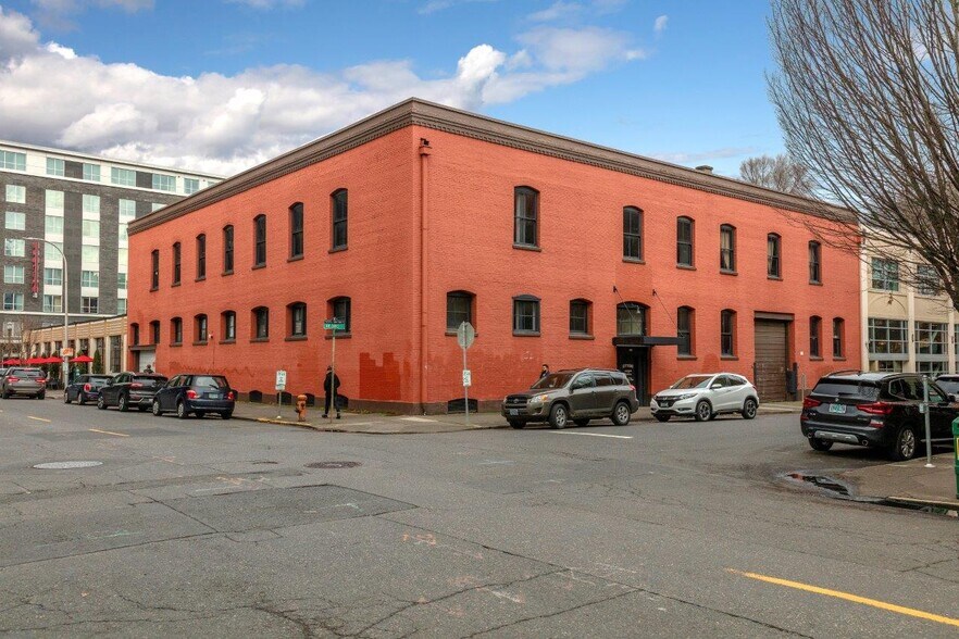 Primary Photo Of 825 NW Davis St, Portland Warehouse For Lease