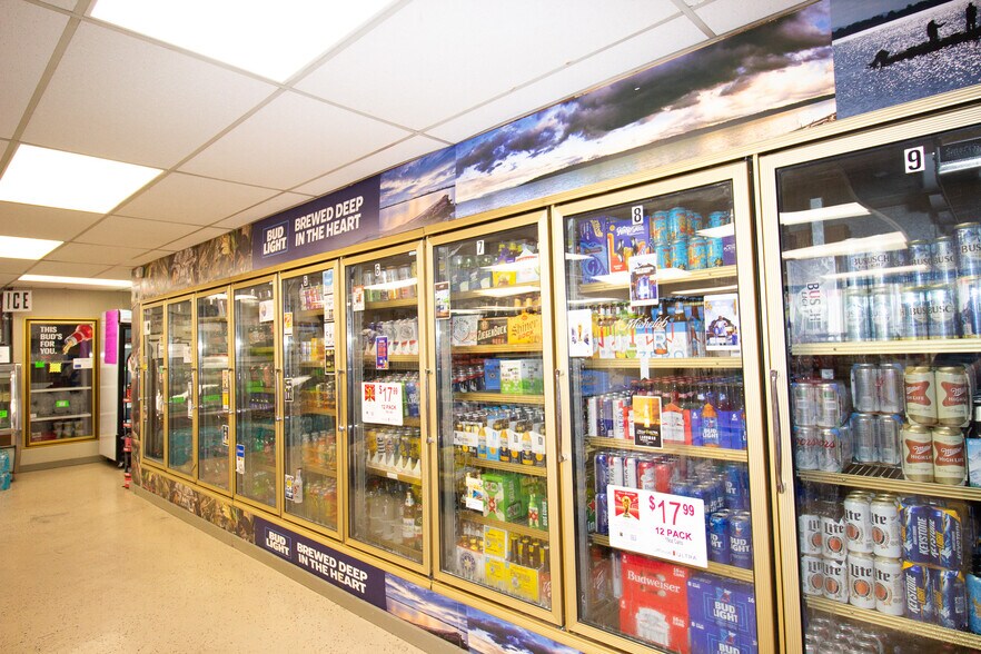 More Photos Of 47506 US-290 BUS, Hempstead Convenience Store For Sale
