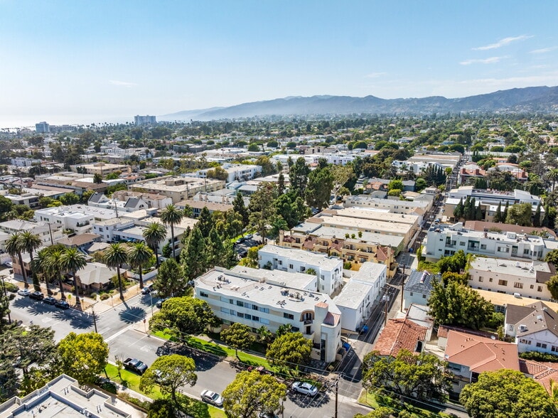 More Photos Of 947-953 11th St, Santa Monica Apartments For Sale