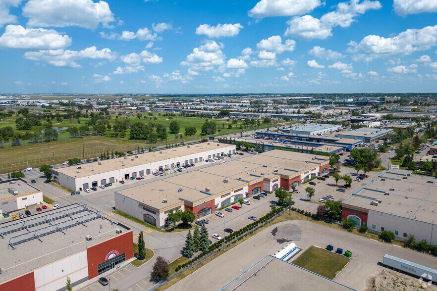 More Photos Of 3101-3141 16th St NE, Calgary Warehouse For Lease