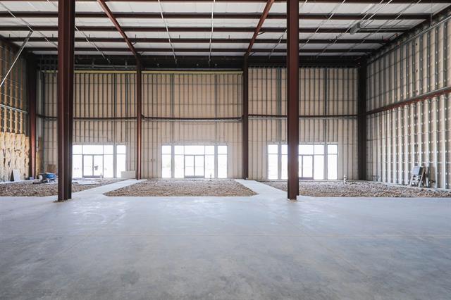 More Photos Of 102 Floral Blvd, Laredo General Retail For Lease