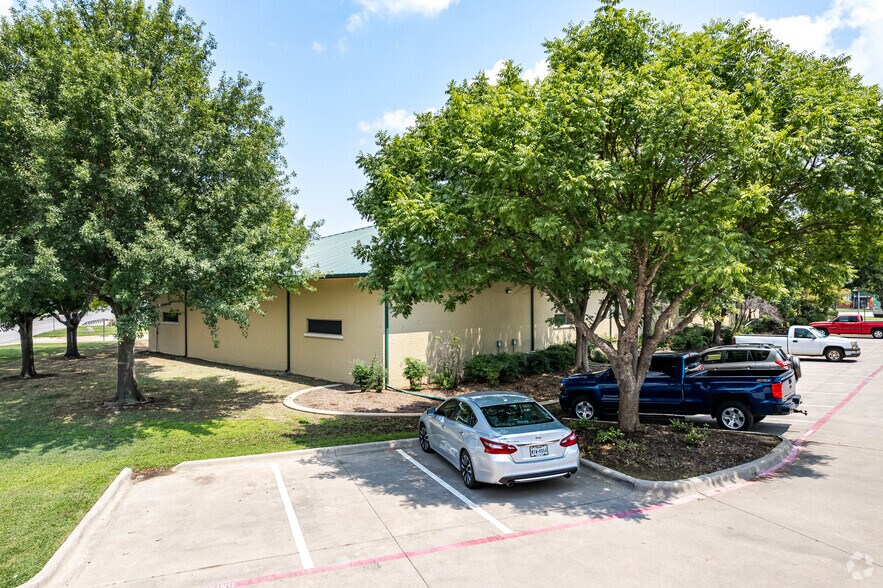 More Photos Of 1300 Teasley Ln, Denton Office For Sale