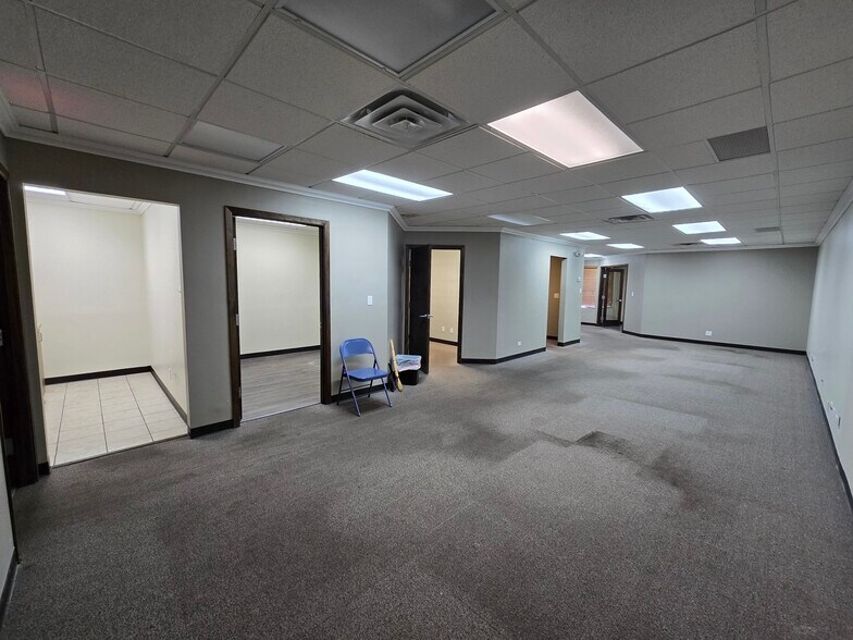 More Photos Of 9721 Prairie Ave, Highland Medical For Sale
