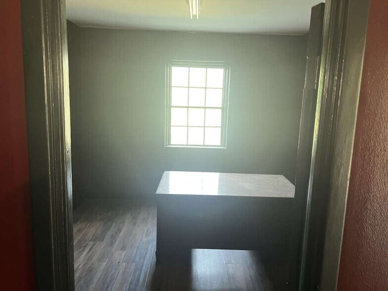 More Photos Of 1120 E Sen Carlos Truan Blvd, Kingsville Restaurant For Sale