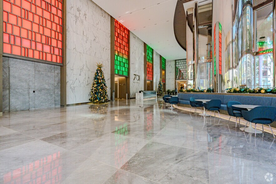 More Photos Of 701 Brickell Ave, Miami Office Residential For Lease