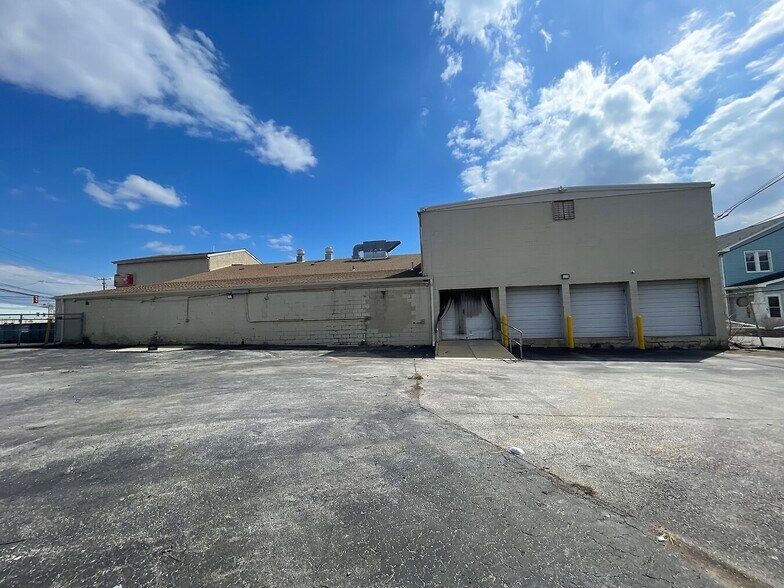 More Photos Of 1580 Huddell Ave, Marcus Hook Light Distribution For Lease