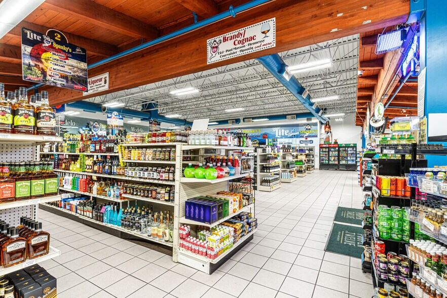 More Photos Of 1415 W US Highway 50, Pueblo Freestanding For Lease