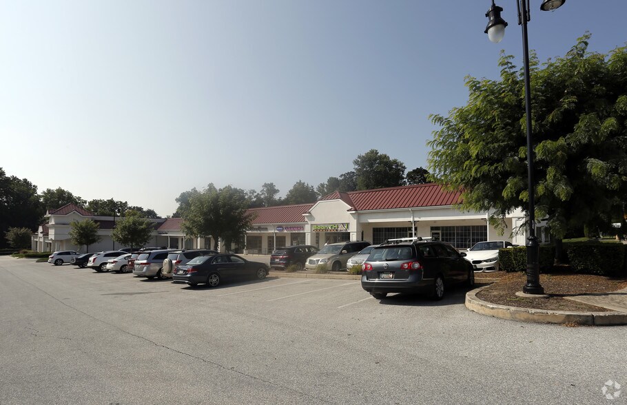 More Photos Of 704 W Nields St, West Chester Storefront For Lease