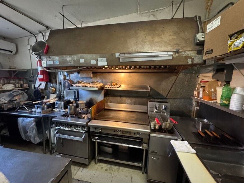 More Photos Of 12211 49th St N, Clearwater Office For Sale