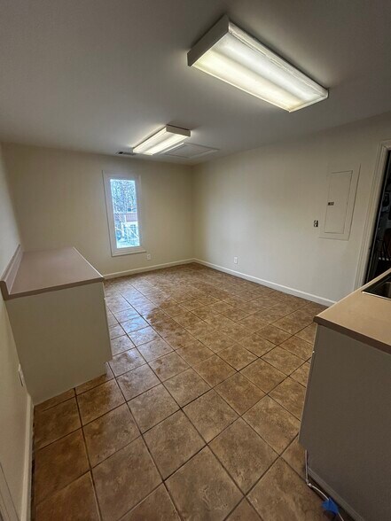 More Photos Of 2367 Rockaway Industrial Blvd, Conyers Industrial For Lease