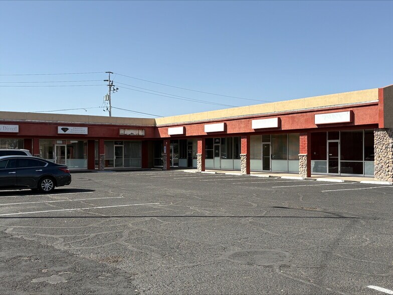 More Photos Of 12644-12654 N 28th Dr, Phoenix General Retail For Sale