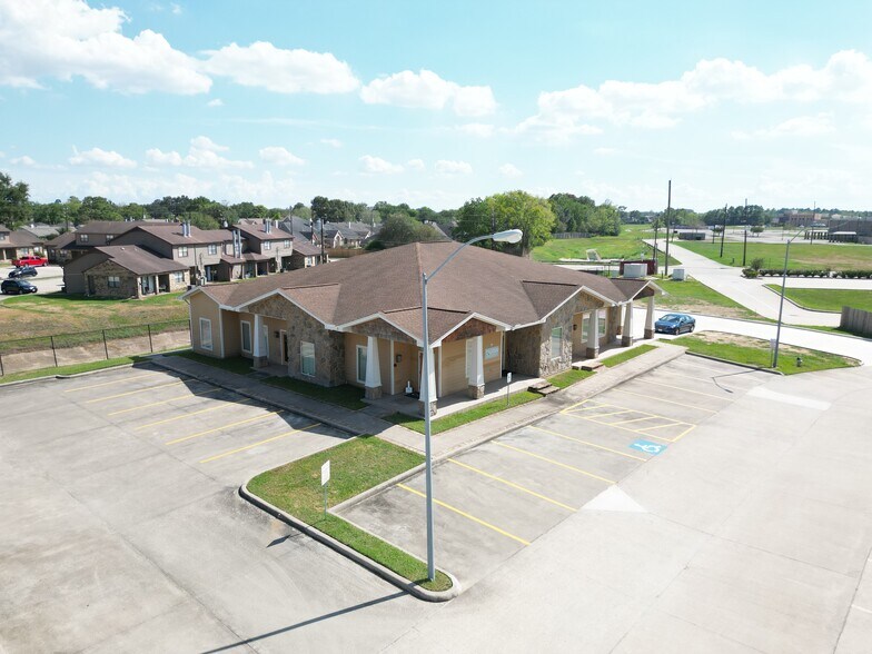 Primary Photo Of 4 Bayoubrandt Dr, Beaumont Medical For Sale