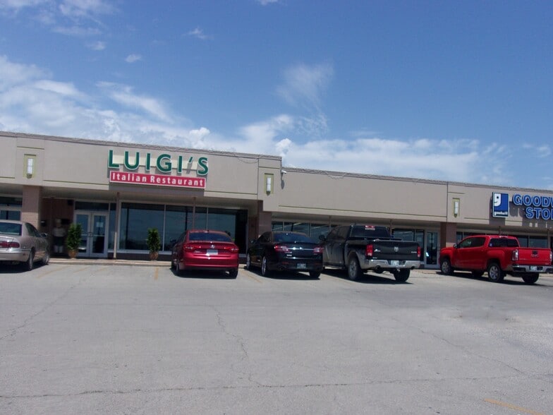 Primary Photo Of 3830 Frank Phillips Blvd, Bartlesville Unknown For Lease