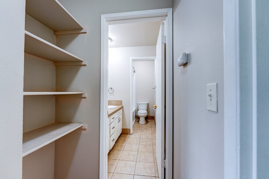 More Photos Of 3560 SW Vista Dr, Portland Apartments For Sale