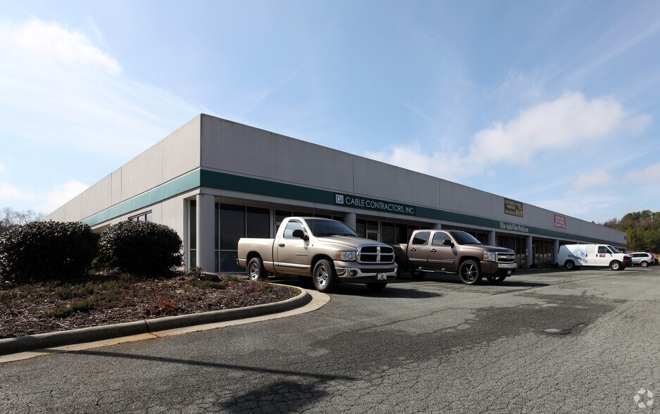 Primary Photo Of 2579 Eric Ln, Burlington Flex For Lease