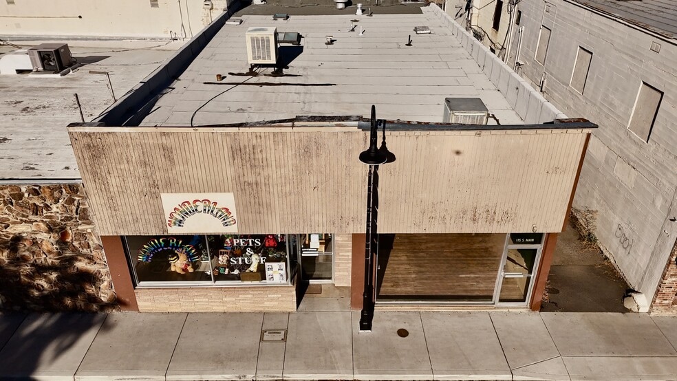 Primary Photo Of 115 S Main St, Yreka General Retail For Sale