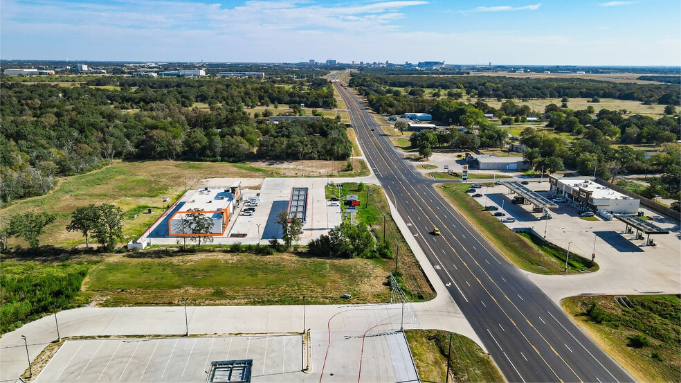 More Photos Of 5688 Raymond Stotzer Pkwy, College Station Freestanding For Lease