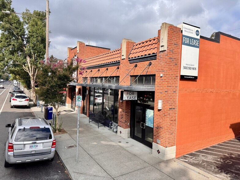 Primary Photo Of 1811-1815 NE Broadway St, Portland Freestanding For Lease
