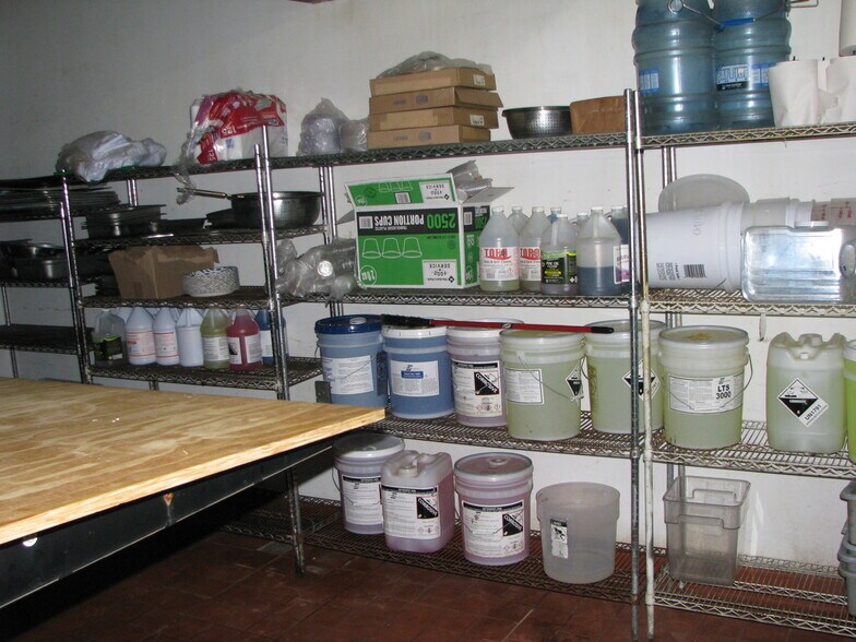 More Photos Of 310 N Wisconsin St, De Pere Unknown For Lease