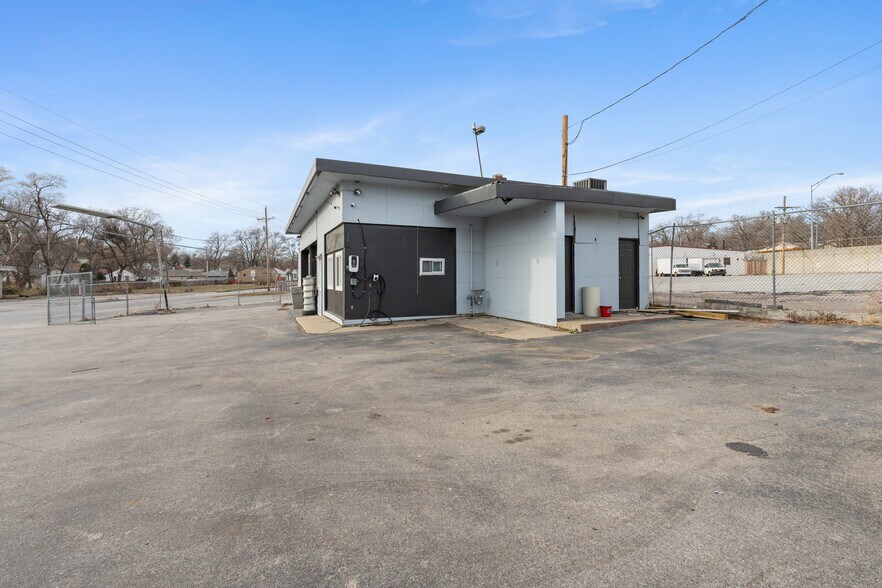More Photos Of 4200 Redman Ave, Omaha Auto Repair For Sale