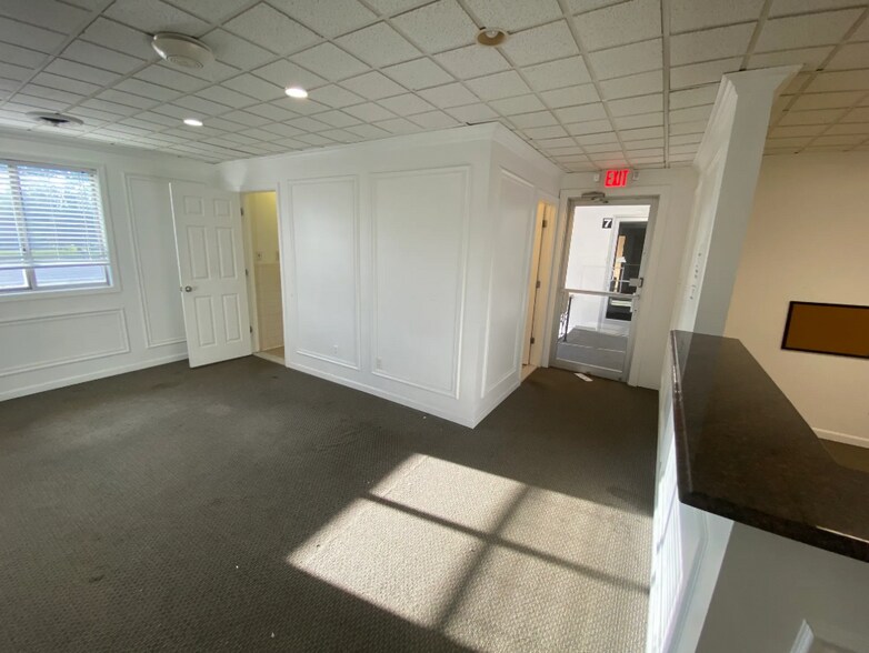 More Photos Of 26440 Southfield Rd, Lathrup Village Office For Lease