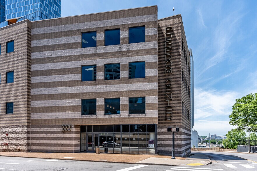 More Photos Of 223 Rosa L Parks Blvd, Nashville Office For Lease