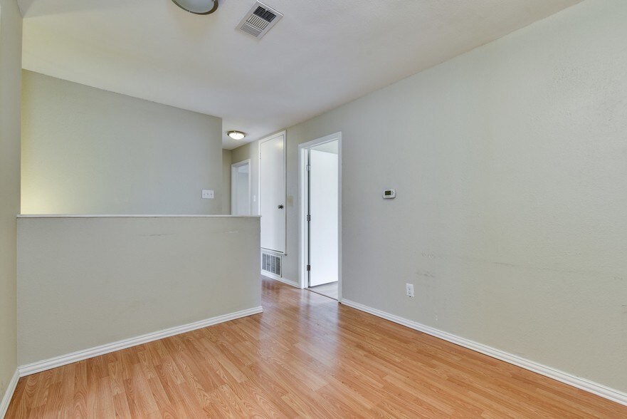 More Photos Of 2111 W Slaughter Ln, Austin Office For Lease
