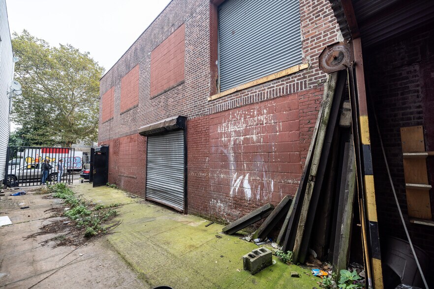 More Photos Of 555 Liberty Ave, Brooklyn Warehouse For Sale
