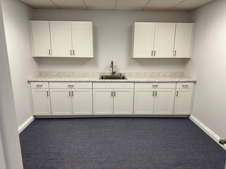 More Photos Of 120 E New York Ave, Deland Storefront Retail Office For Lease