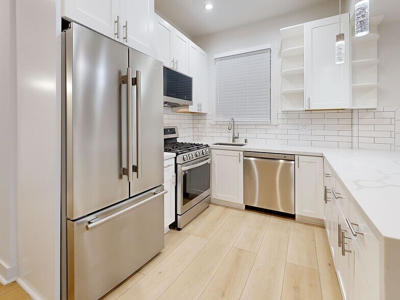 More Photos Of 10 Brooklyn Pl, San Francisco Apartments For Sale
