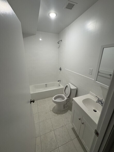 More Photos Of 722 Saint Lawrence Ave, Bronx Apartments For Sale