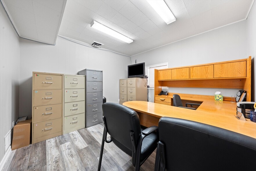 More Photos Of 11 S Cascade St, Kennewick Office For Sale