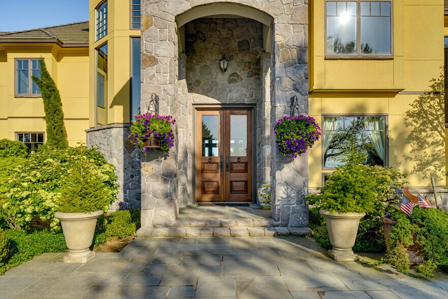 More Photos Of 6220 NW Skyline Blvd, Portland Specialty For Sale