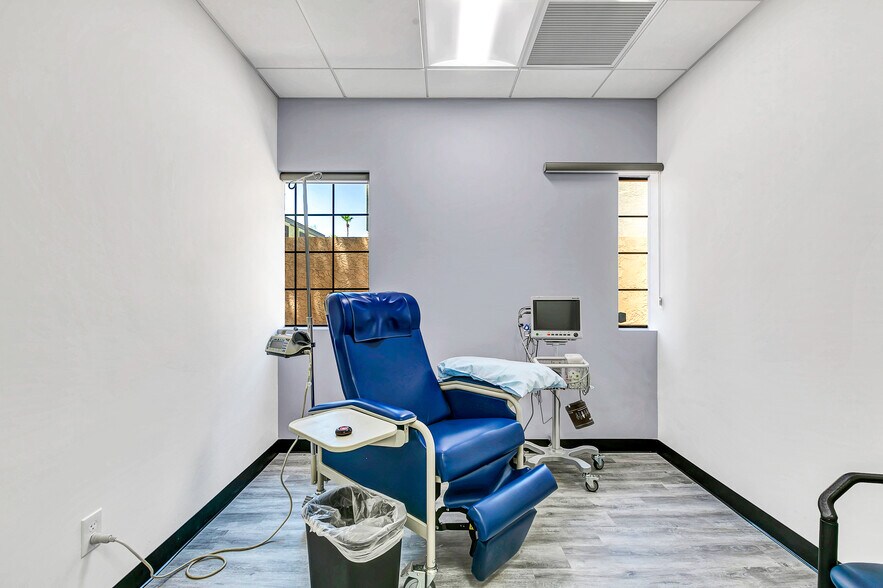 More Photos Of 4105 N 20th St, Phoenix Medical For Sale