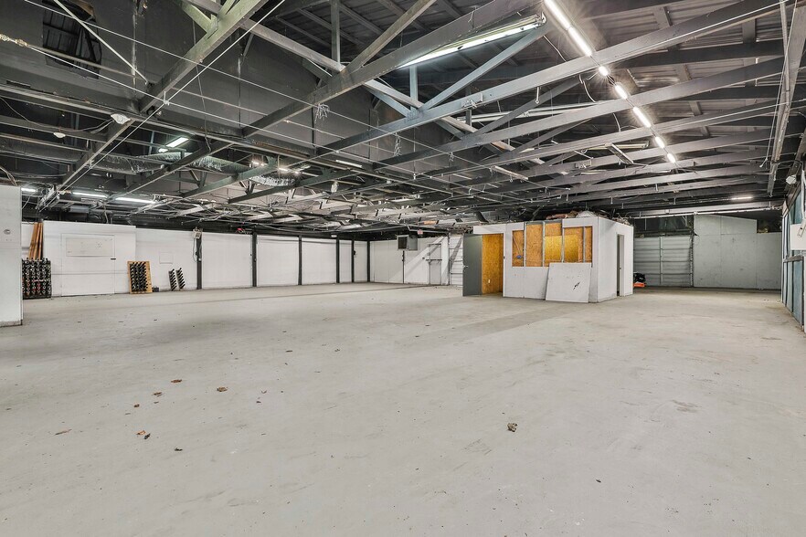 More Photos Of , Peachtree City Unknown For Sale