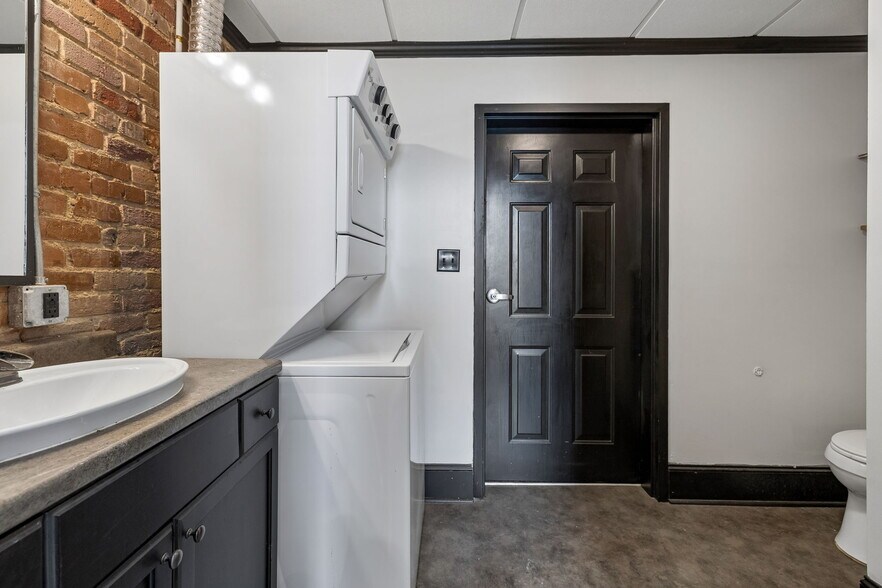 More Photos Of 217 E Deadrick St, Jackson Apartments For Sale