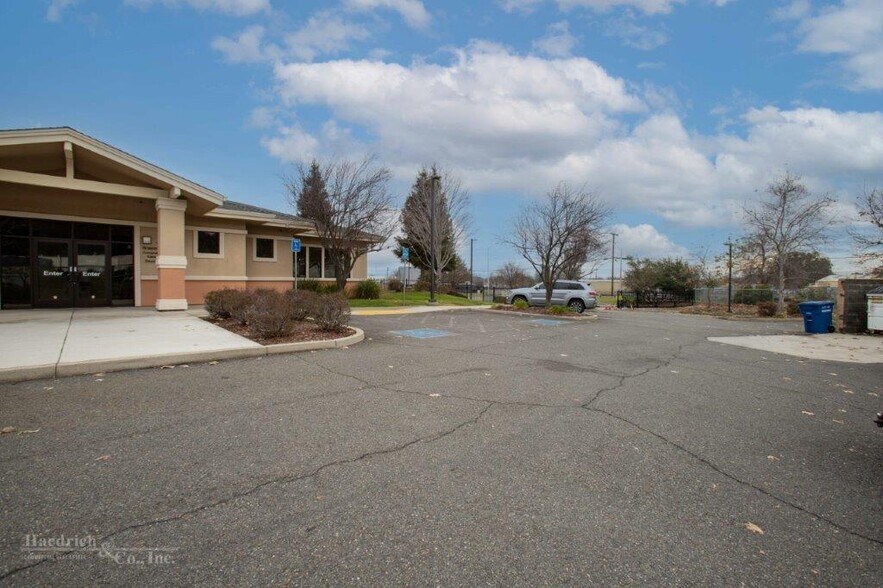 More Photos Of 2216 Buenaventura Blvd, Redding Medical For Sale