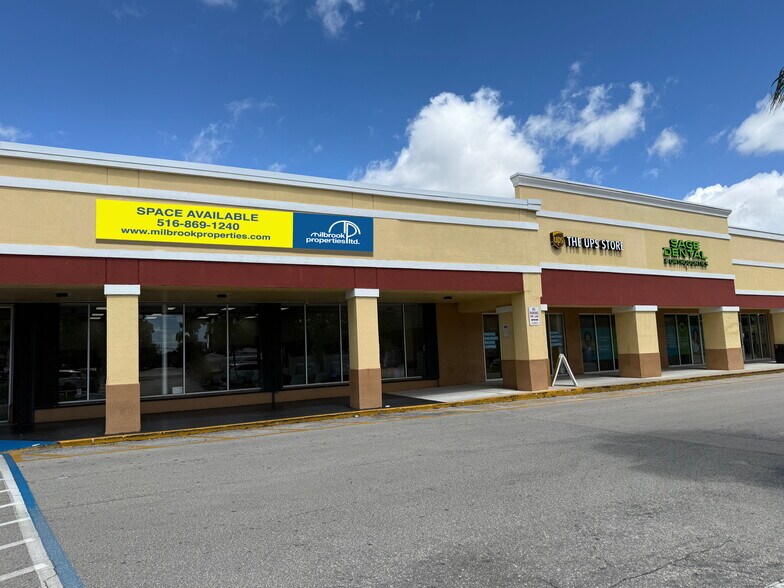 More Photos Of 6805-7031 Taft St, Hollywood Unknown For Lease